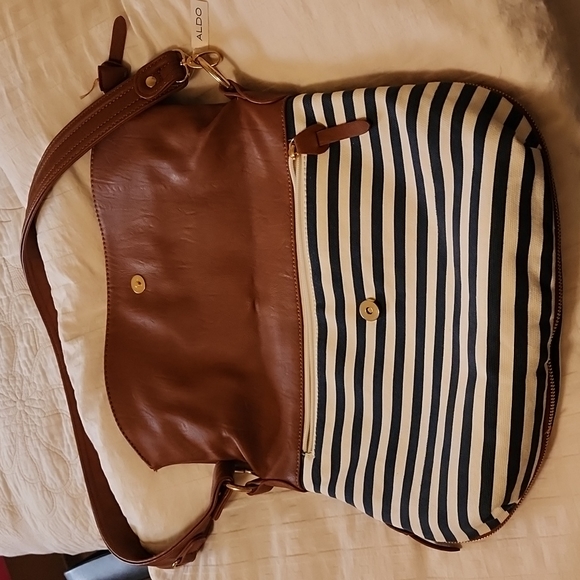 Purse - Picture 3 of 7